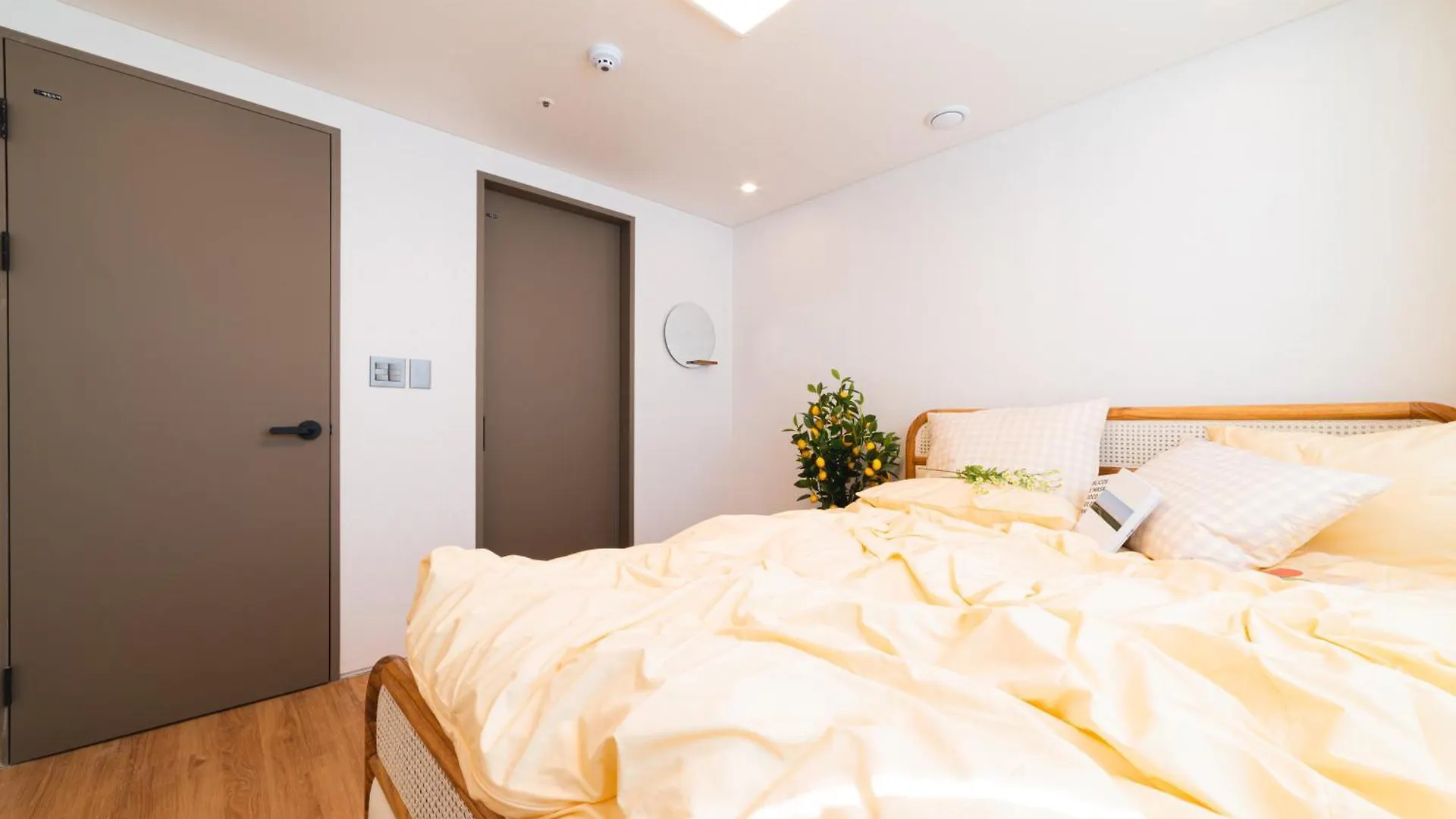 Hongik Univ Station Wave Family Suite #3 سيول كوريا الجنوبية